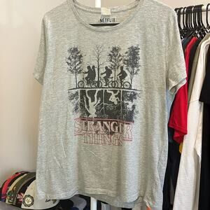 L - Stranger Things / Netflix